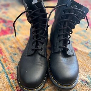 Dr Martens Women's 1460 Pascal size 9UK 11US 43EU